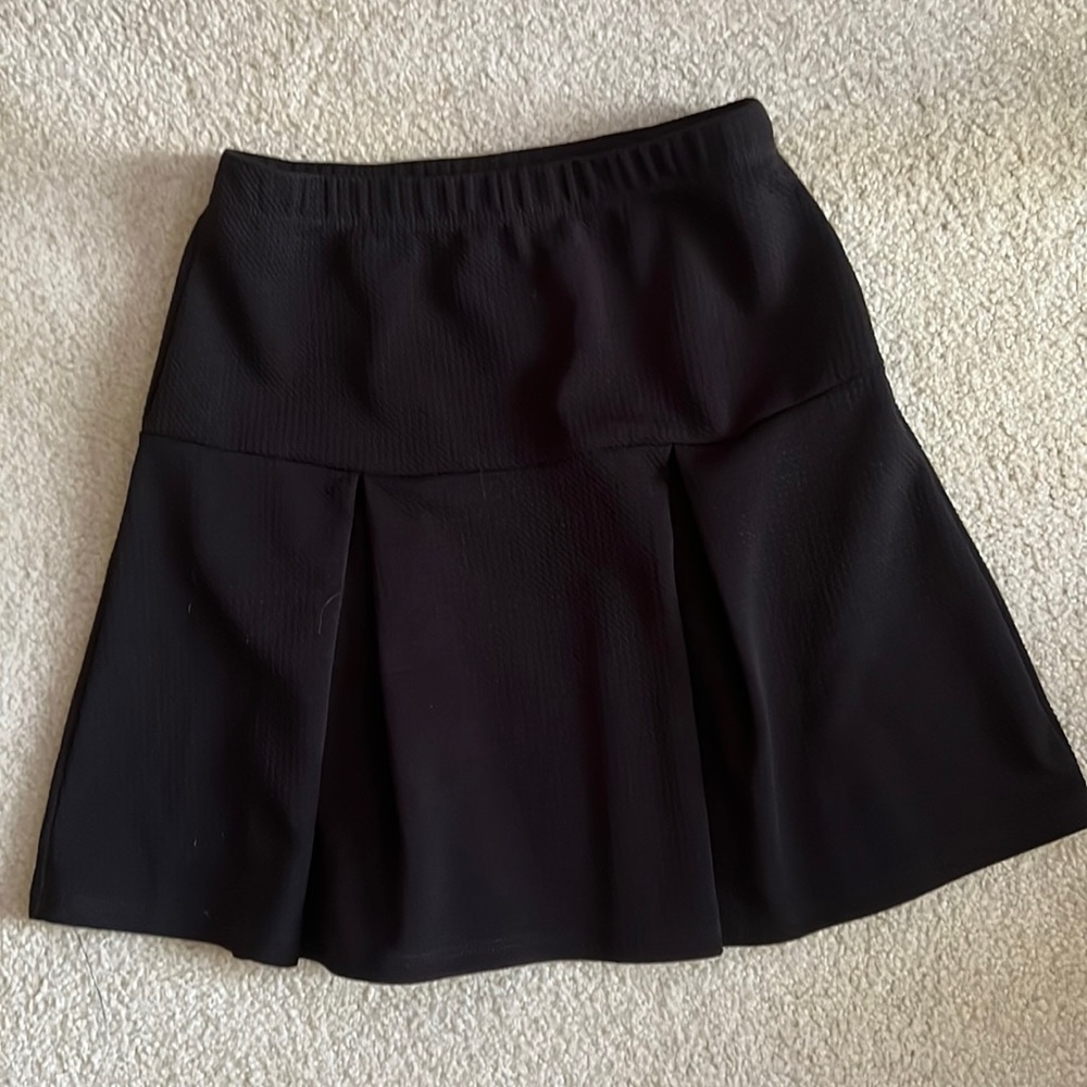 Black elastic waist girls skater skirt